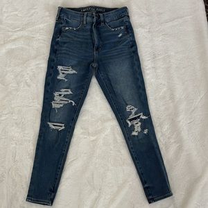 American Eagle Women’s Distressed  Hi- Rise Jegging Crop, size 4 Regular